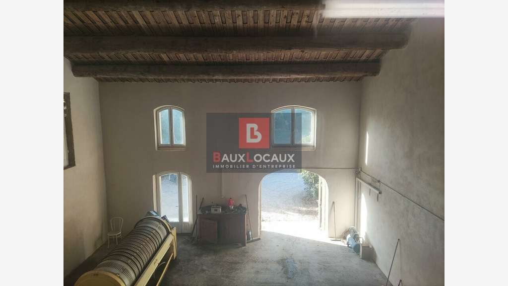 Location entrepôt bureaux 130m² Salon de Provence