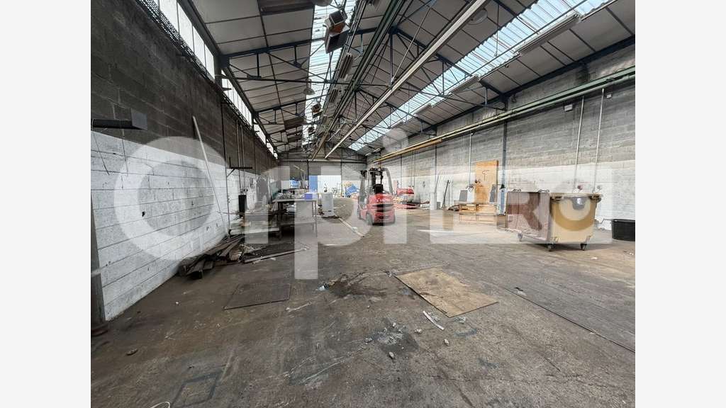 Local industriel 560m² à louer ZI Sandouville A29