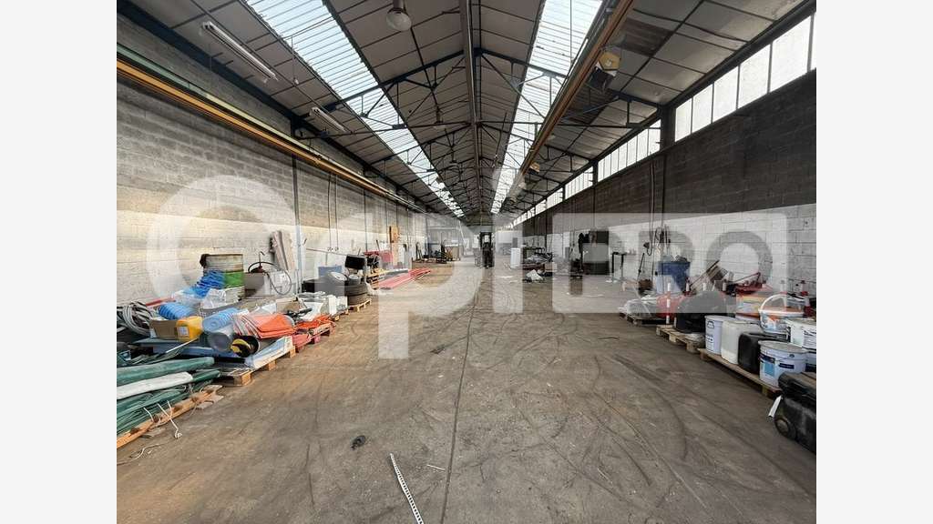 Local industriel 560m² à louer ZI Sandouville A29