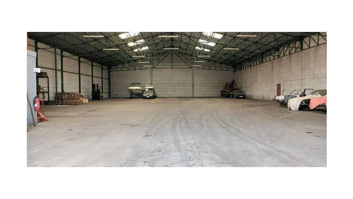 À louer local d'activités 1 214m² ZI Sandouville