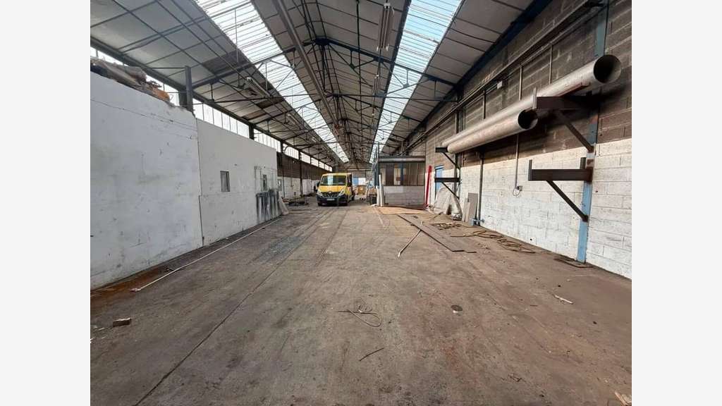 À louer local d'activités 560m² à Sandouville ZA
