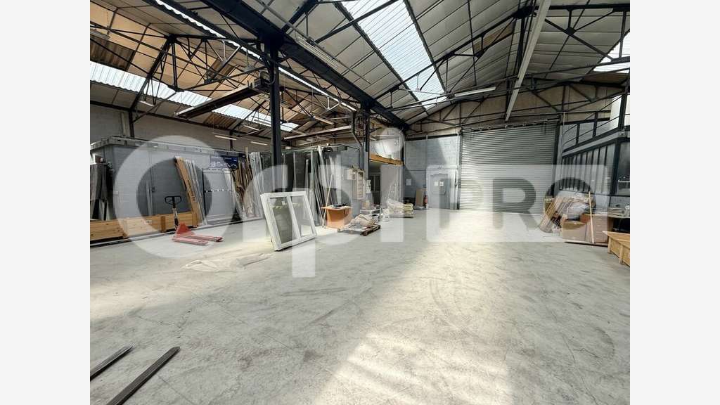 A louer entrepôt fonctionnel de 650m² Sandouville