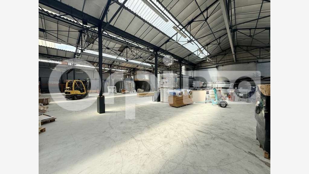 A louer entrepôt fonctionnel de 650m² Sandouville
