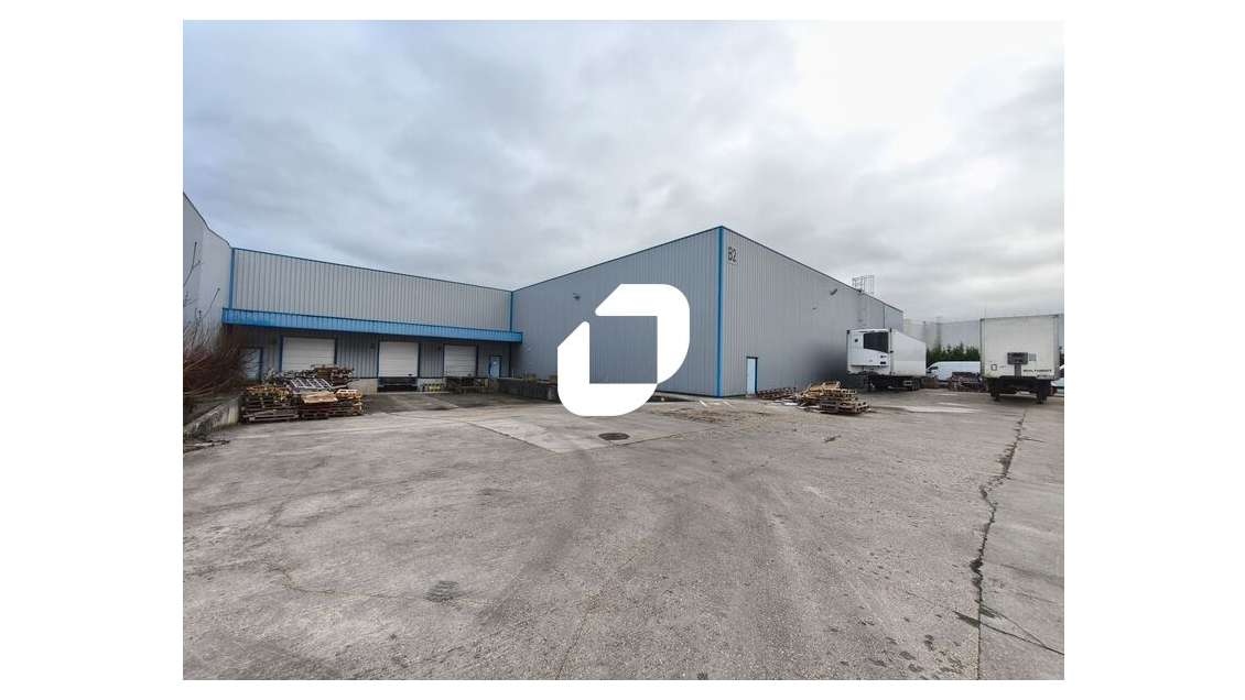 A louer Local d'activité 2000m² Santeny