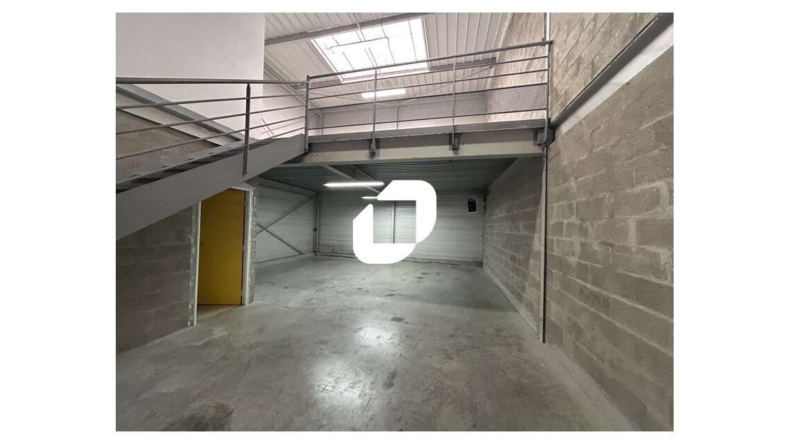 A louer Local d'activité 138m² Santeny