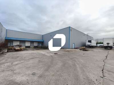 Location Locaux d'activités - Entrepôts à Santeny