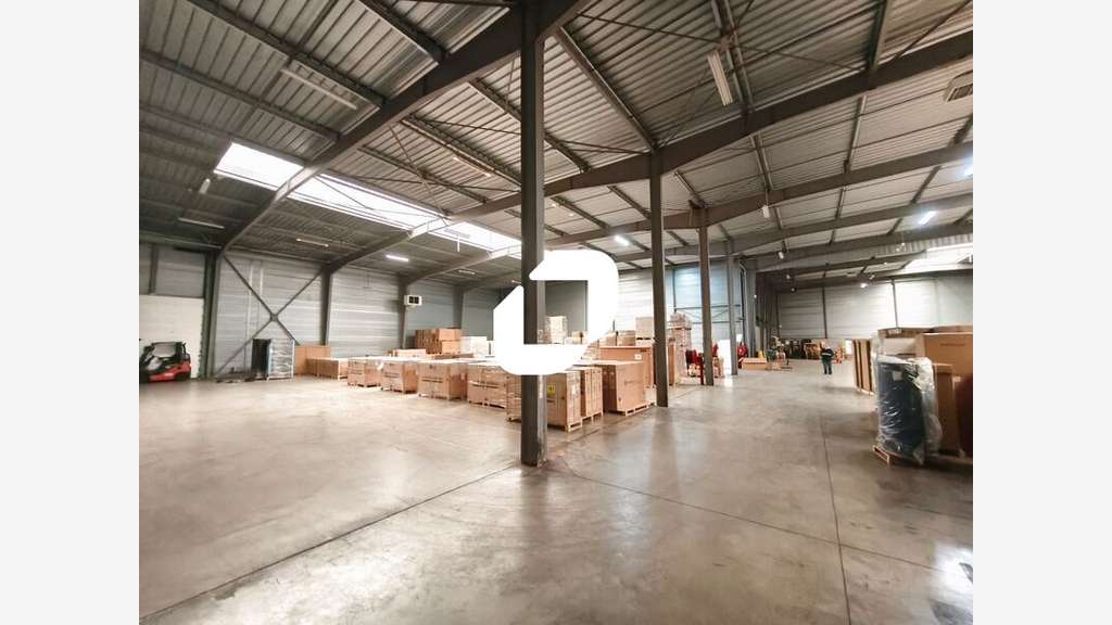 A louer Local d'activité 2000m² Santeny