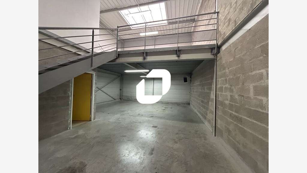 A louer Local d'activité 138m² Santeny