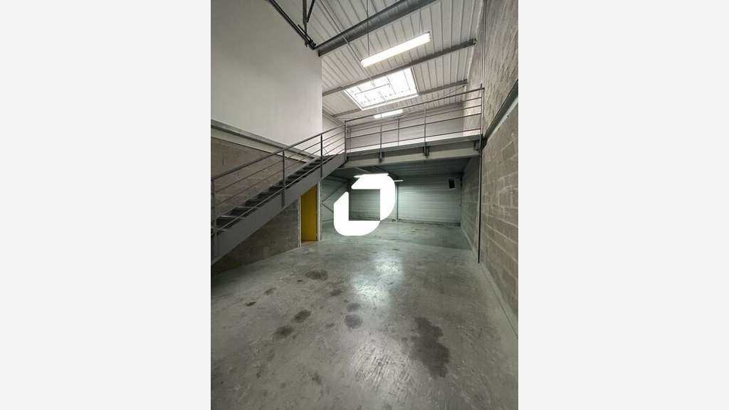 A louer Local d'activité 138m² Santeny