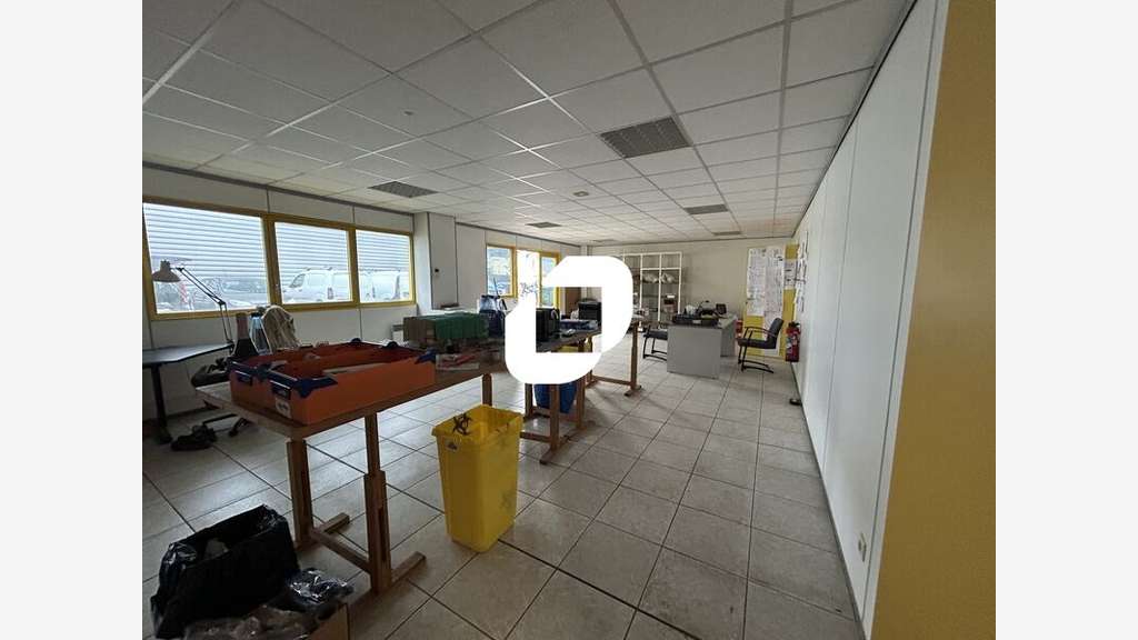 A louer Local d'activité 138m² Santeny