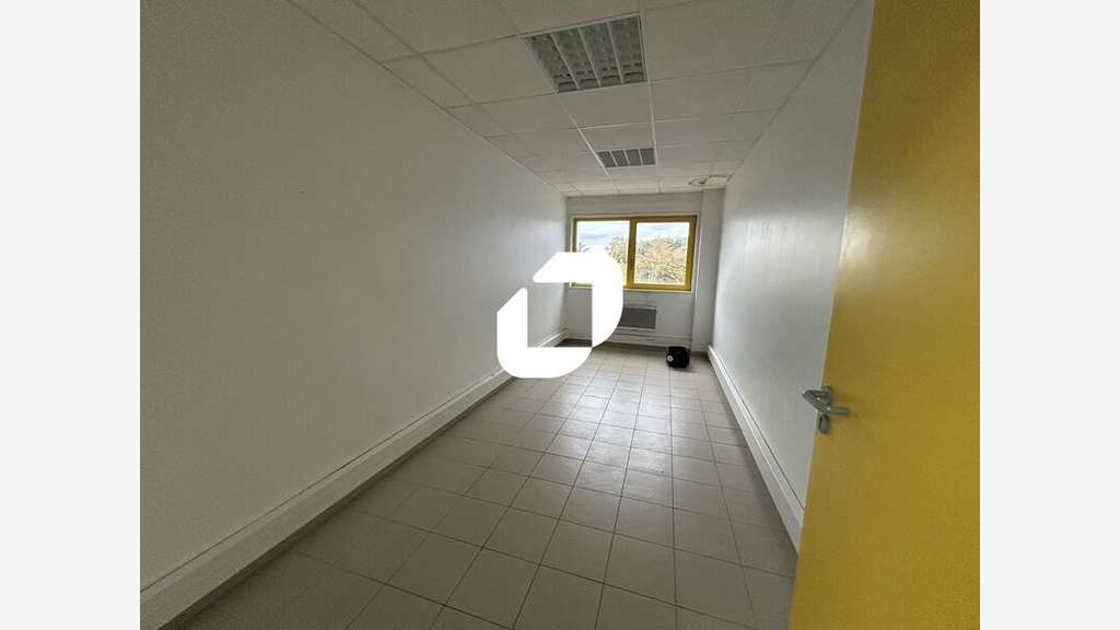 A louer Local d'activité 138m² Santeny