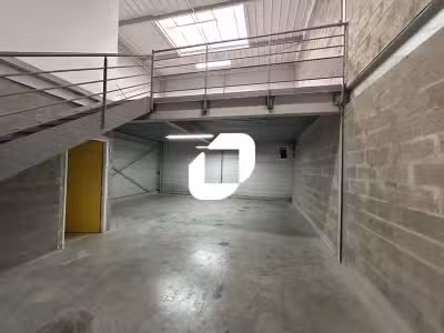 A louer Local d'activité 276m² Santeny