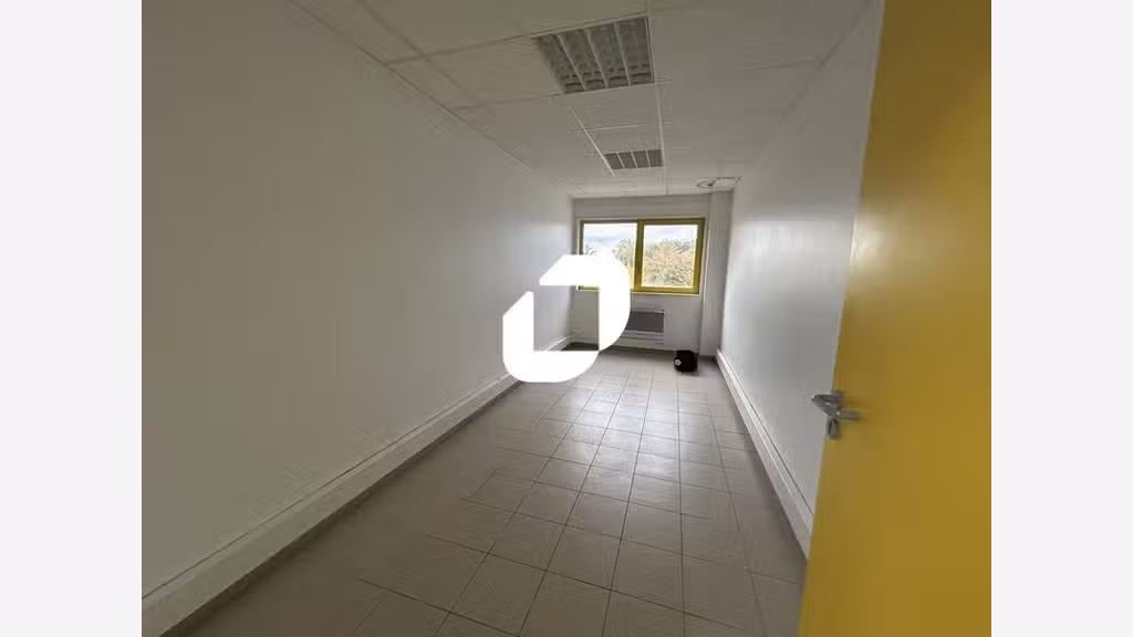 A louer Local d'activité 276m² Santeny