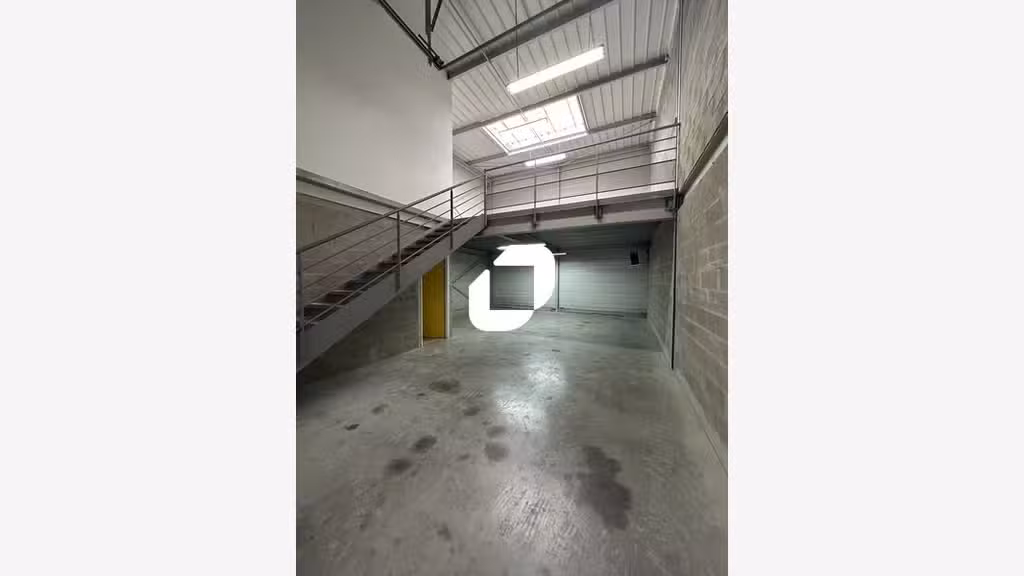 A louer Local d'activité 276m² Santeny