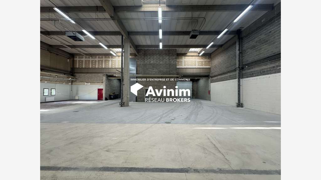 A louer entrepôt 732m² à Sarcelles