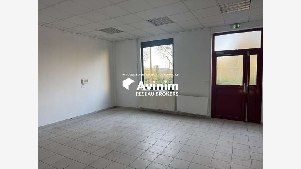 A louer entrepôt 732m² à Sarcelles