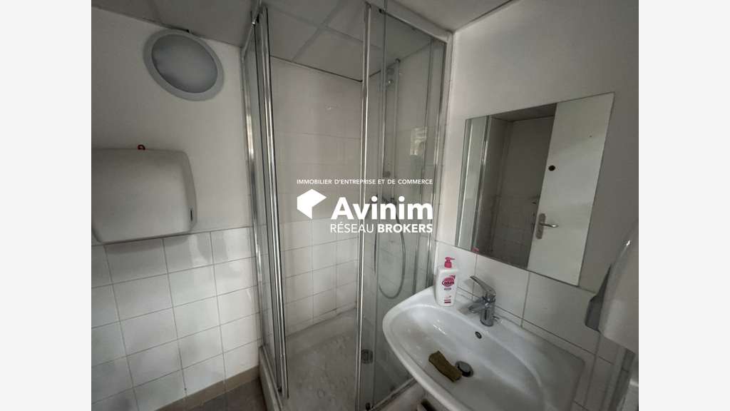 A louer entrepôt 732m² à Sarcelles