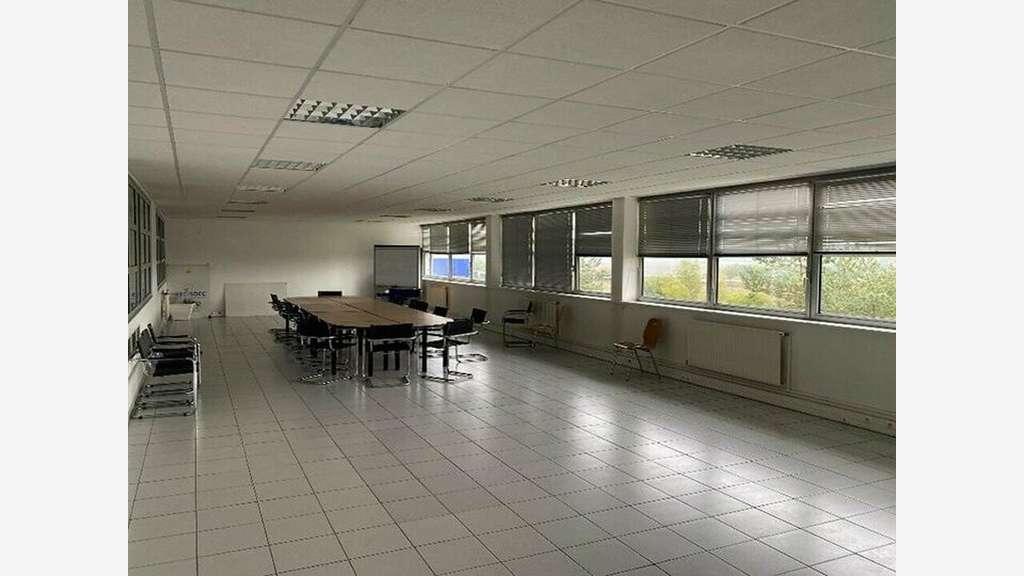 Ensemble industriel 7000m² à louer à Sarreguemines