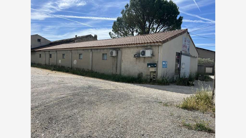 A louer local d'activité de 80m² à Sarrians