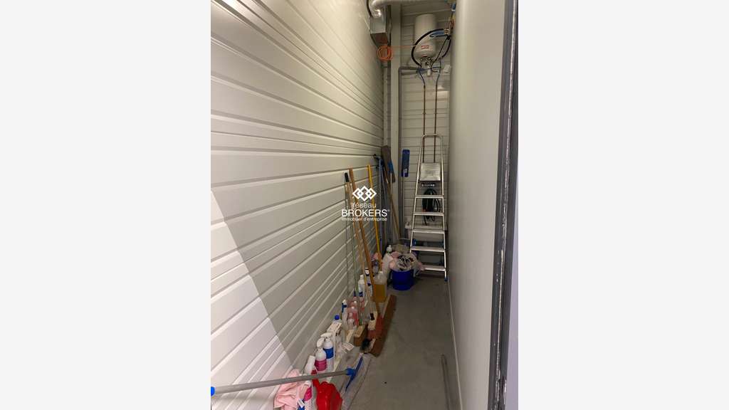 Loue local mixte 2358m² sur 2 niveaux à Sassenage