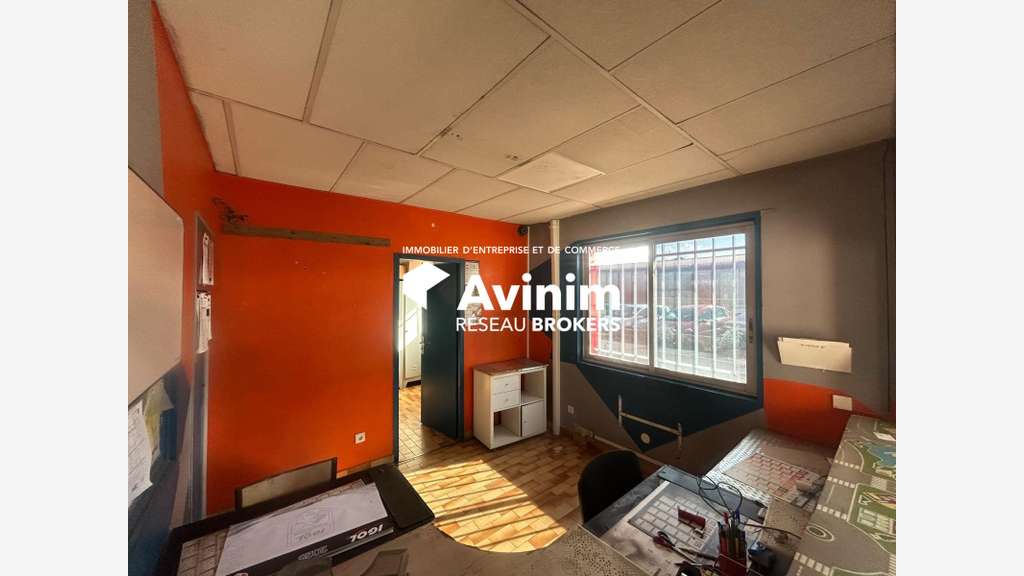 A louer local 370m² en bordure de rocade Sassenage