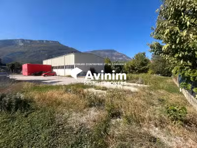 A louer local 370m² en bordure de rocade Sassenage