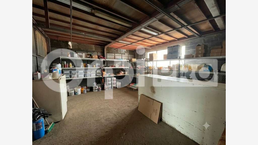 Entrepôt 700m² à louer à Saubusse