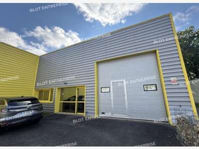 A louer locaux d'activités 130m² à Sautron