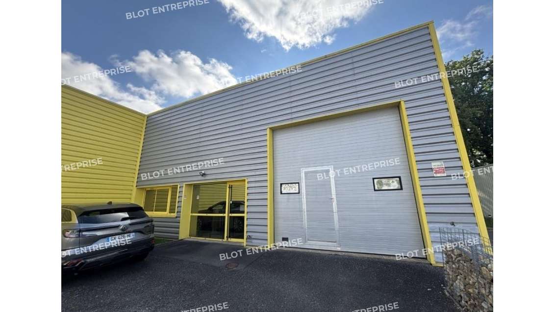 A louer locaux d'activités 130m² à Sautron