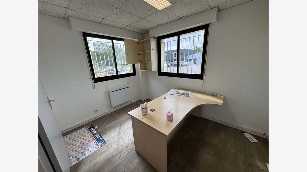 A louer bâtiment d'activité de 480m² Ouest Nantes