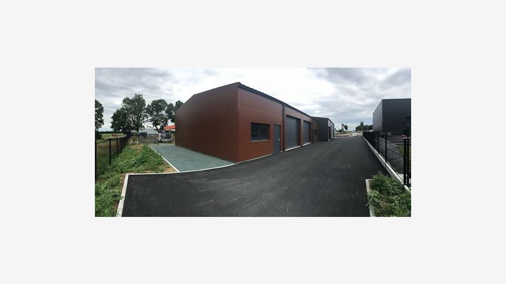 A louer local d'activité neuf, 94m² Ouest Nantes