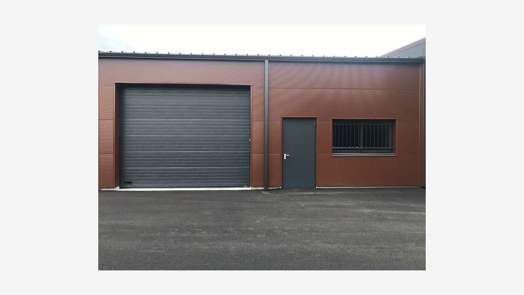A louer local d'activité neuf, 94m² Ouest Nantes