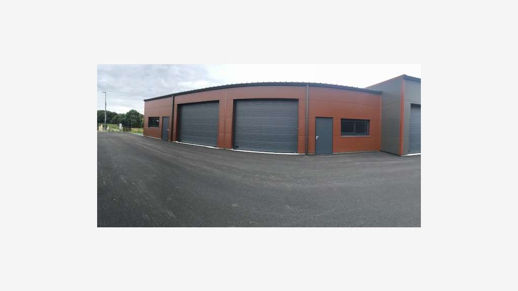 A louer local d'activité neuf, 94m² Ouest Nantes
