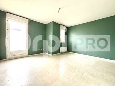 Location local professionnel 30m² à Savignies