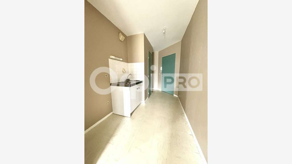 Location local professionnel 30m² à Savignies