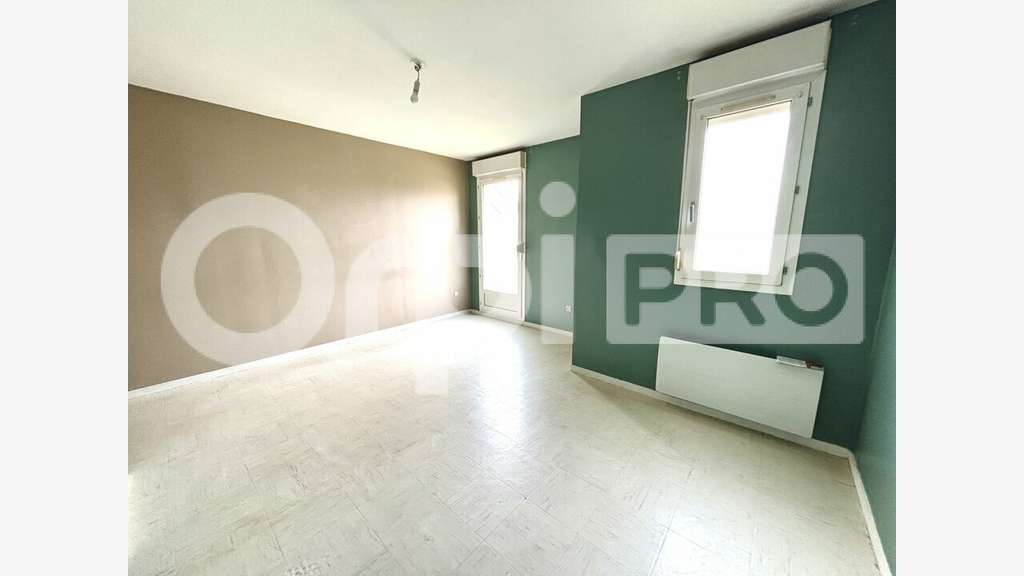 Location local professionnel 30m² à Savignies