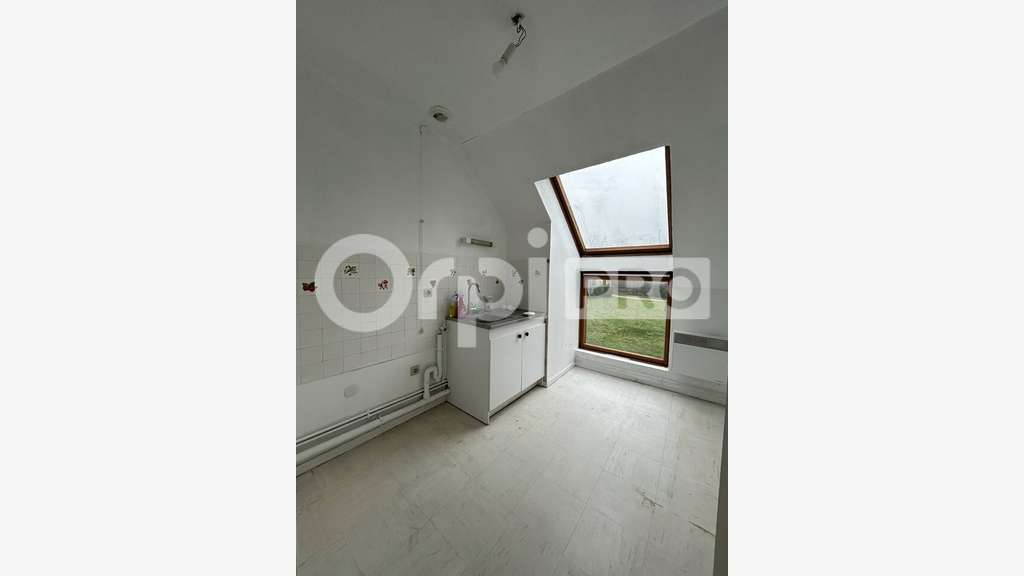 Location local professionnel de 68m² à Savignies