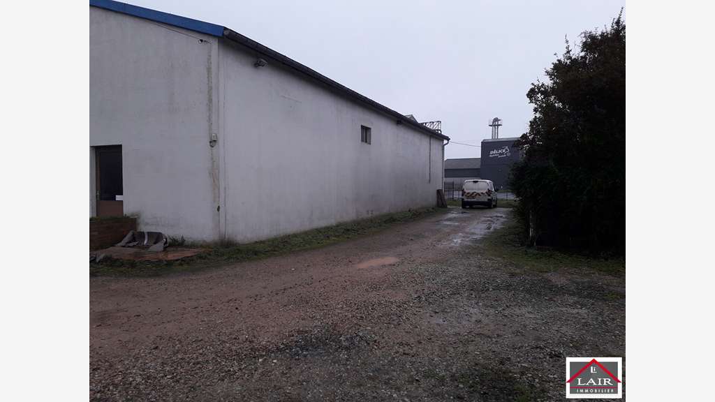 A louer local d'activité 170m² terrain 1900m² Sées
