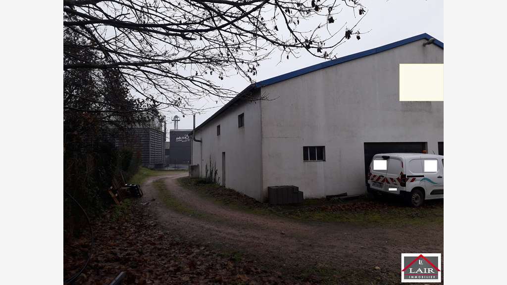 A louer local d'activité 170m² terrain 1900m² Sées