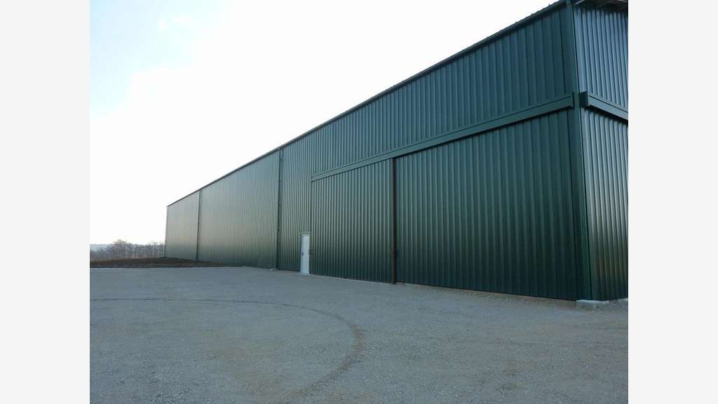 Hangar de stockage de 1200m² à louer à Sègreville
