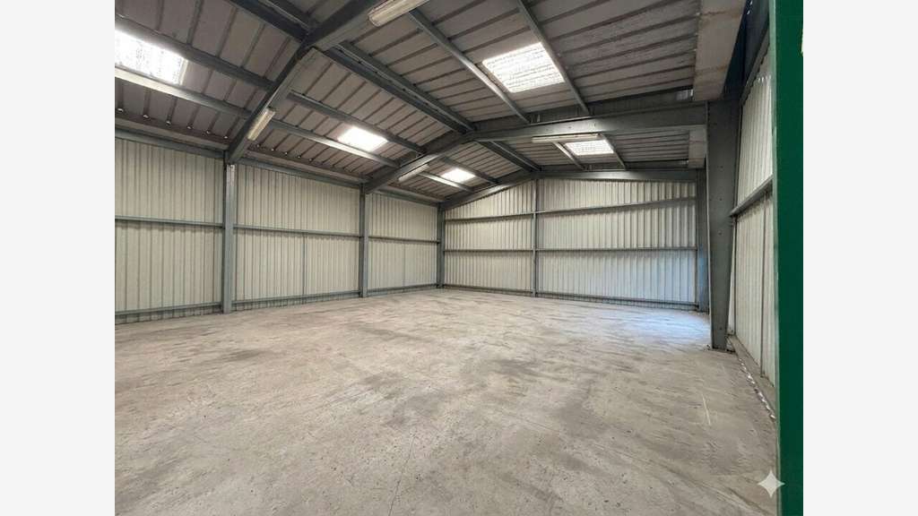 Cellule 80m² à louer Zone de Laubian à Seignosse