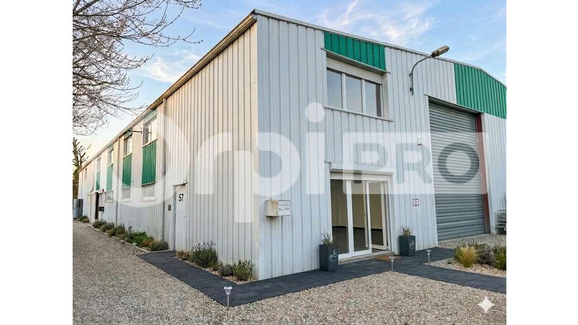 ENTREPOT à louer dans le 40