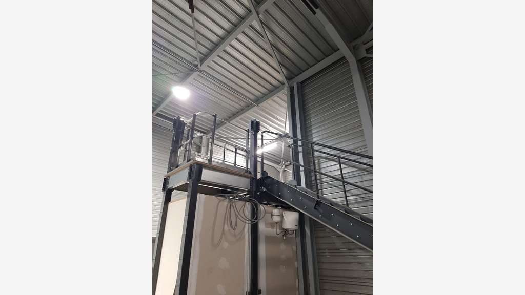 A louer local 650m² emplacement stratégique Semoy 