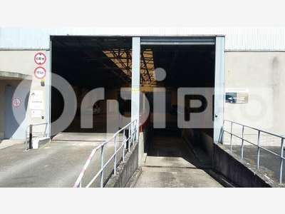 Local d'activité / stockage 90m² à louer à Senlis 