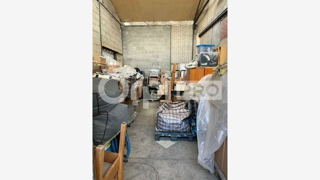 Local d'activité / stockage 90m² à louer à Senlis 