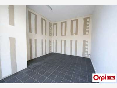 A louer local activité 27,3m² à Sérézin-du-Rhône
