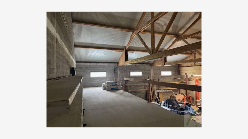 A louer entrepôt 411m² Serrières-en-Chautagne