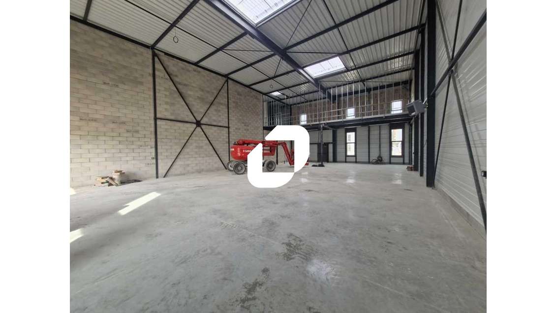 A louer Local d'activité 1493m² Serris