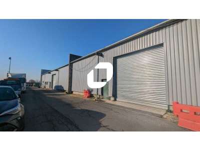 Location Locaux d'activités - Entrepôts à Servon