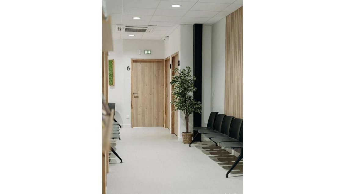 Location local professionnel 10m² RDC à Servon